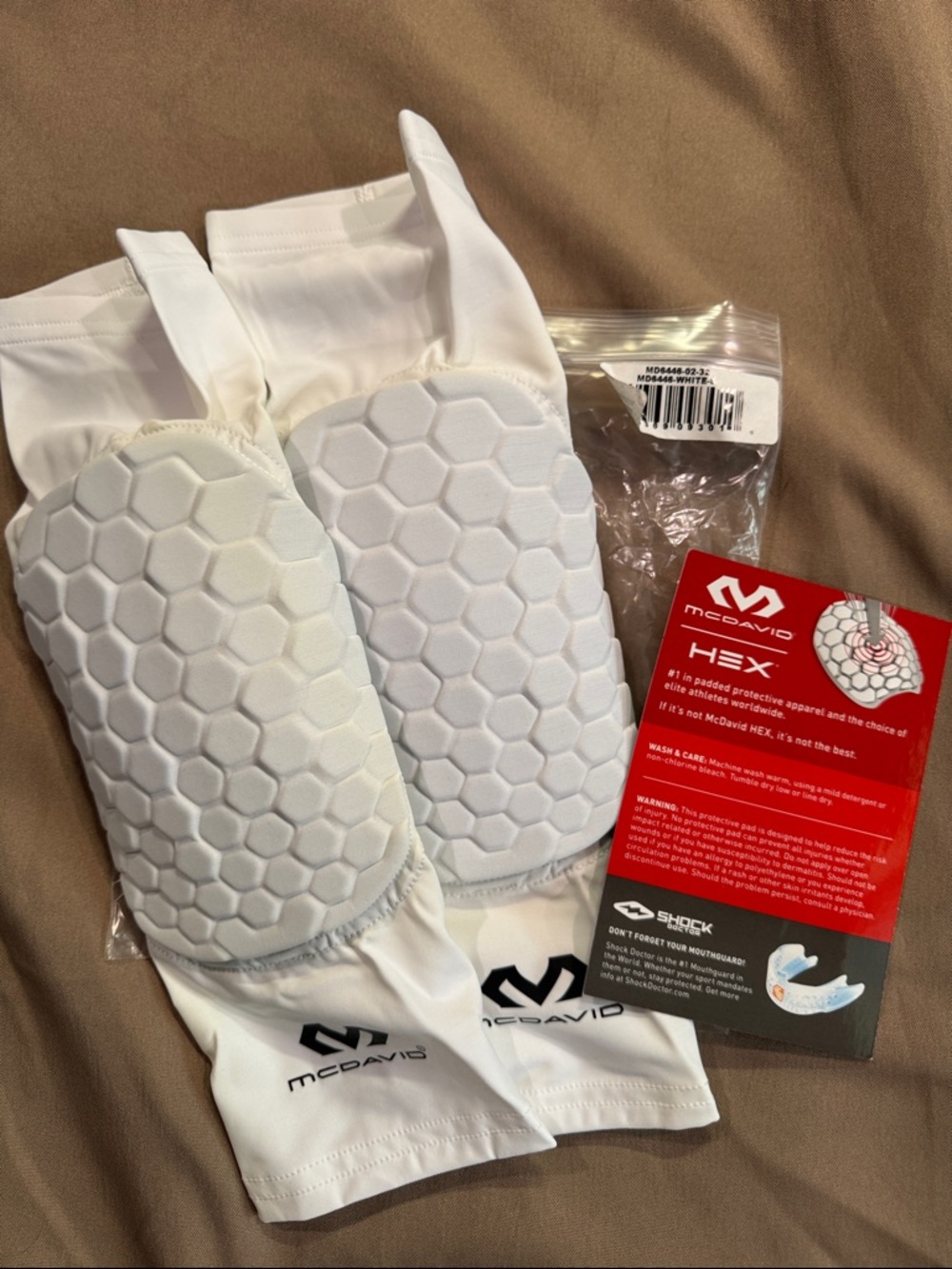 McDavid Kids White HEX Padded knee pad - Protective Compression